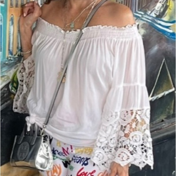 Studio west in Small white off the shoulder - Picture 3 of 5